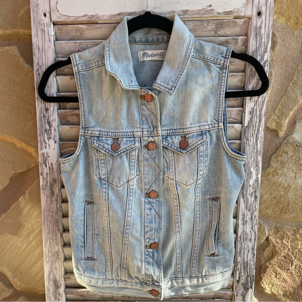 Madewell Denim Vest  Womens Light Blue Acid Wash Sleeveless XS?